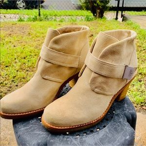 UGG Brienne Fawn Suede Buckley Boot